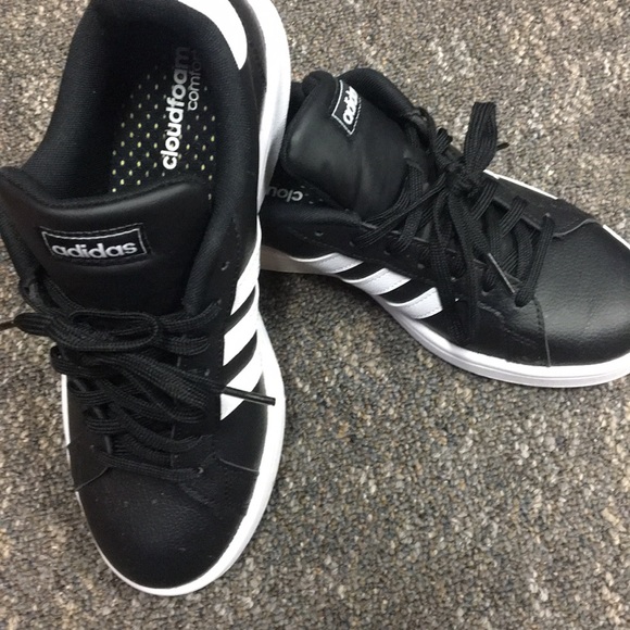 Adidas shoes - Picture 3 of 3